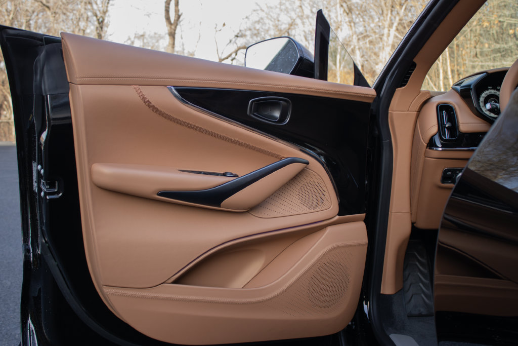 New 2026 Aston Martin DBX 707 AWD/4WD image 8