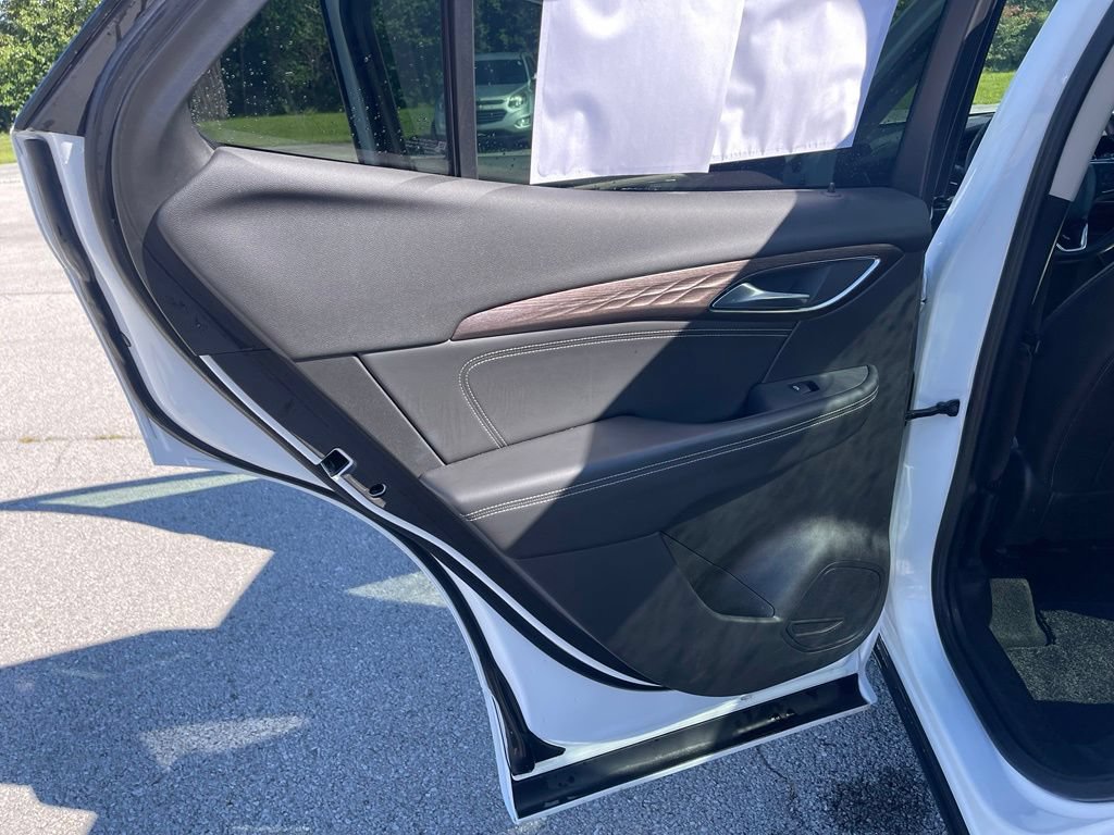 Used 2022 Buick Envision Avenir w/ Technology Package II FWD image 16