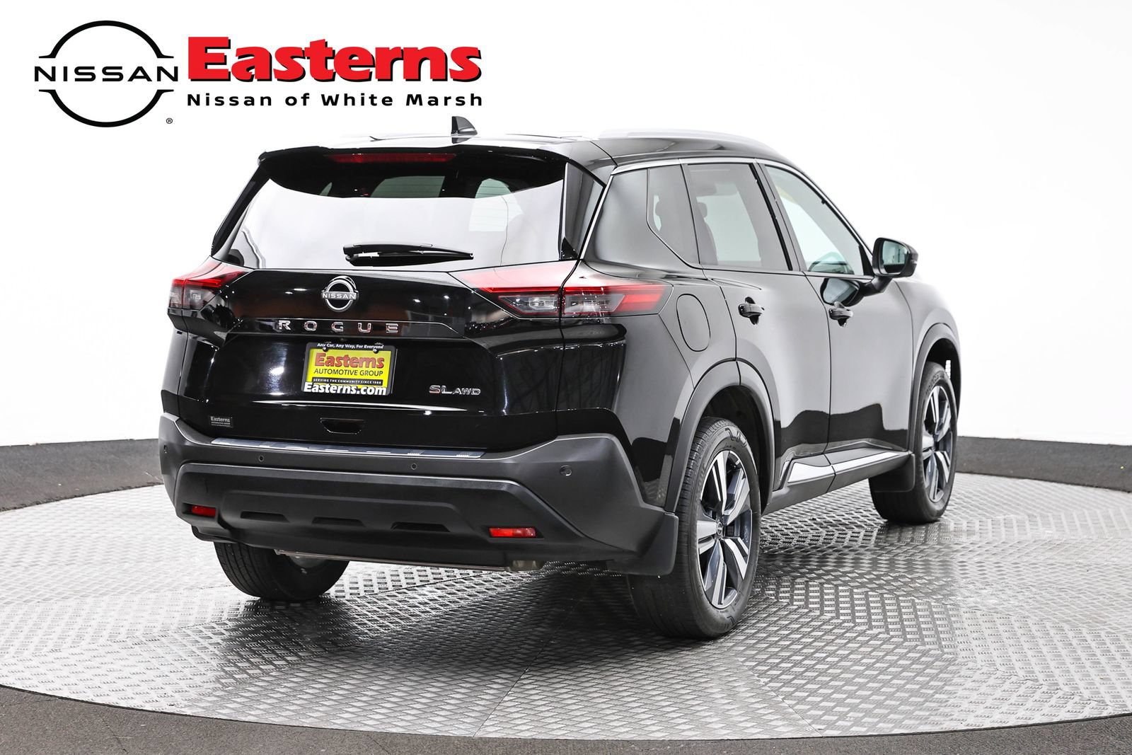 Used 2023 Nissan Rogue SL AWD/4WD image 4