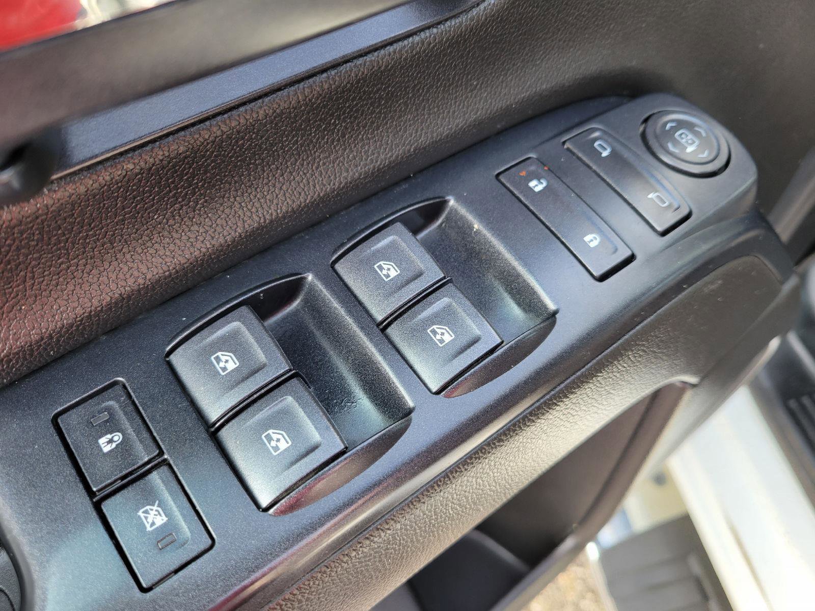 Used 2019 Chevrolet Silverado 2500 W/T AWD/4WD image 7