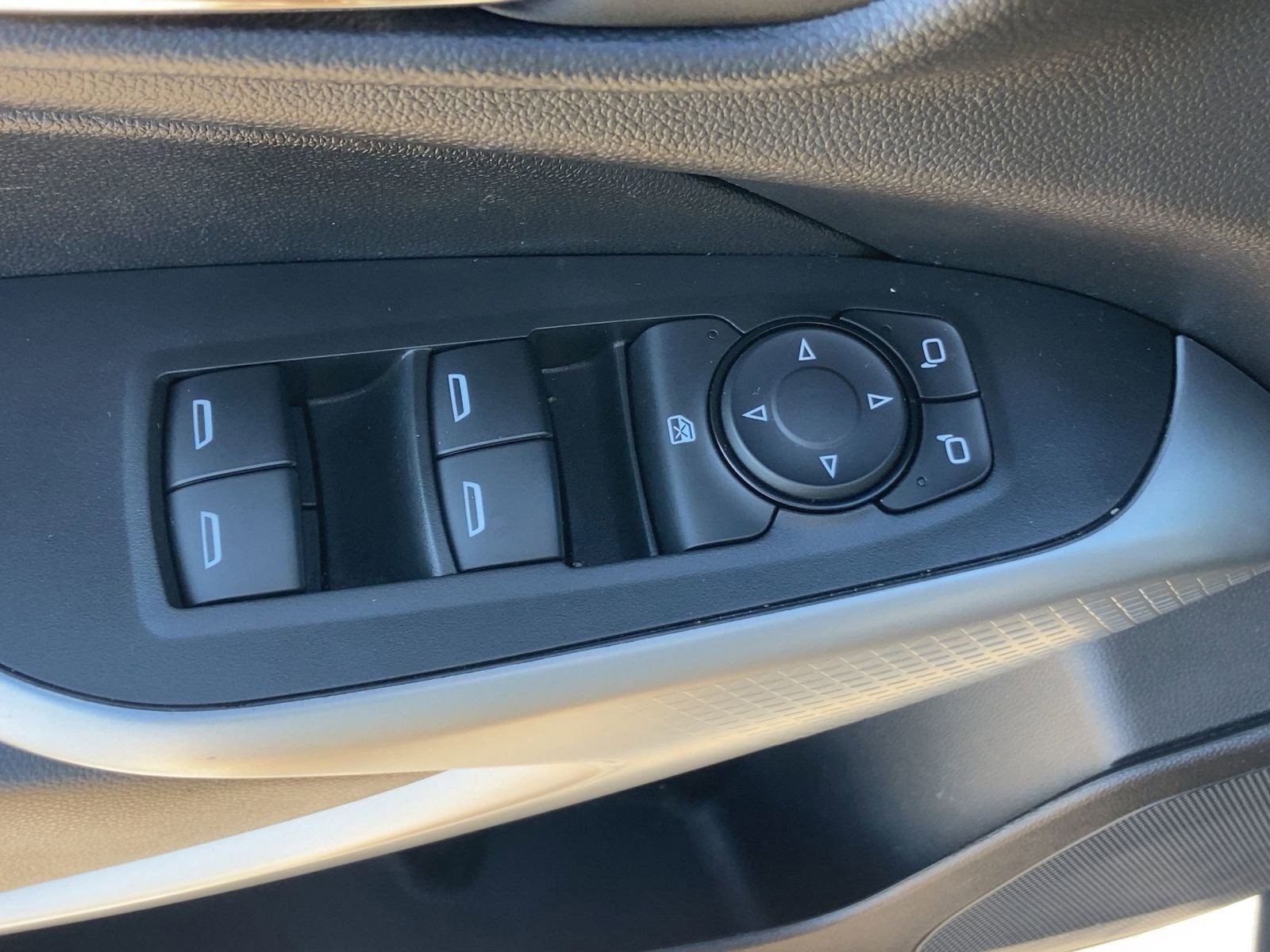 Used 2024 Chevrolet Trax RS w/ Driver Confidence Package image 12