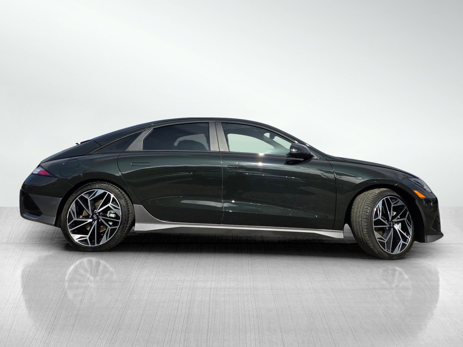 Used 2023 Hyundai Ioniq 6 SEL w/ Cargo Package image 3