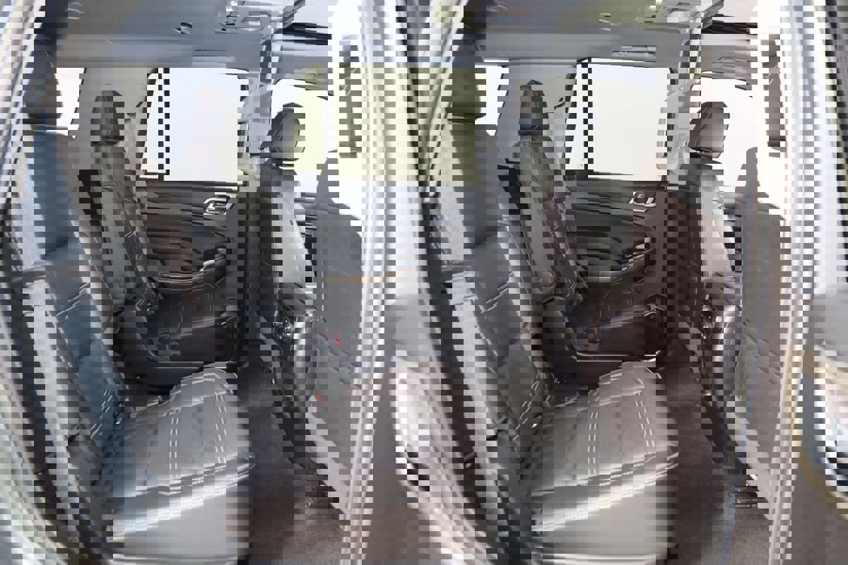 Used 2018 GMC Yukon Denali w/ Open Road Package image 15