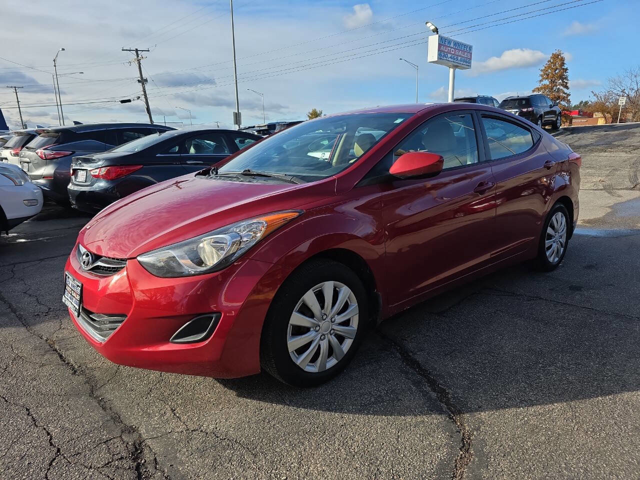 Used 2013 Hyundai Elantra GLS FWD image 2