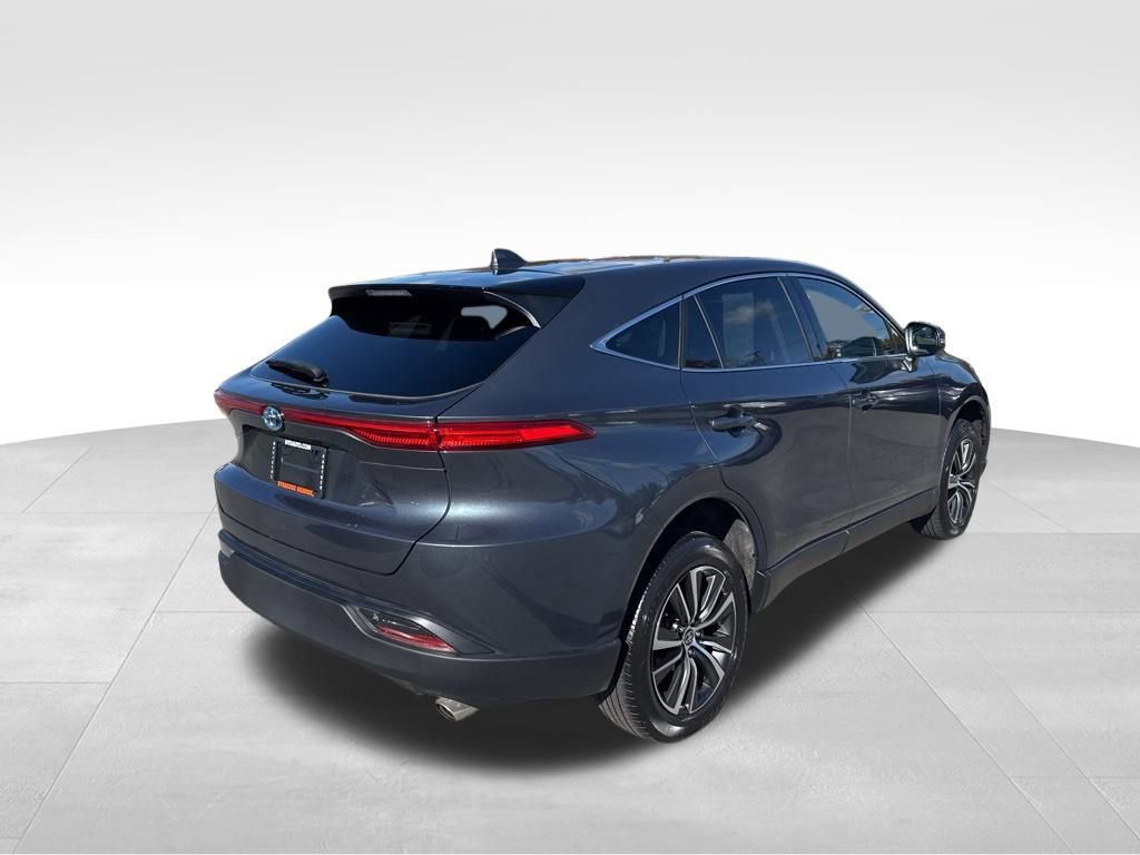 Used 2023 Toyota Venza LE image 5