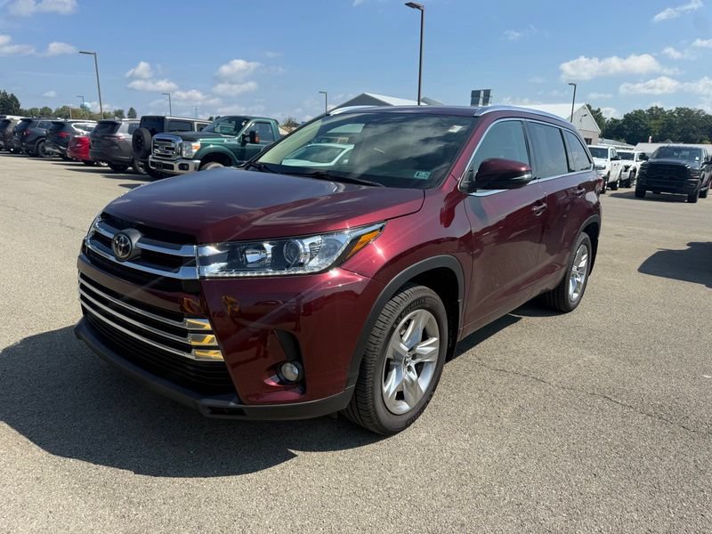 Used 2017 Toyota Highlander Limited AWD/4WD image 2