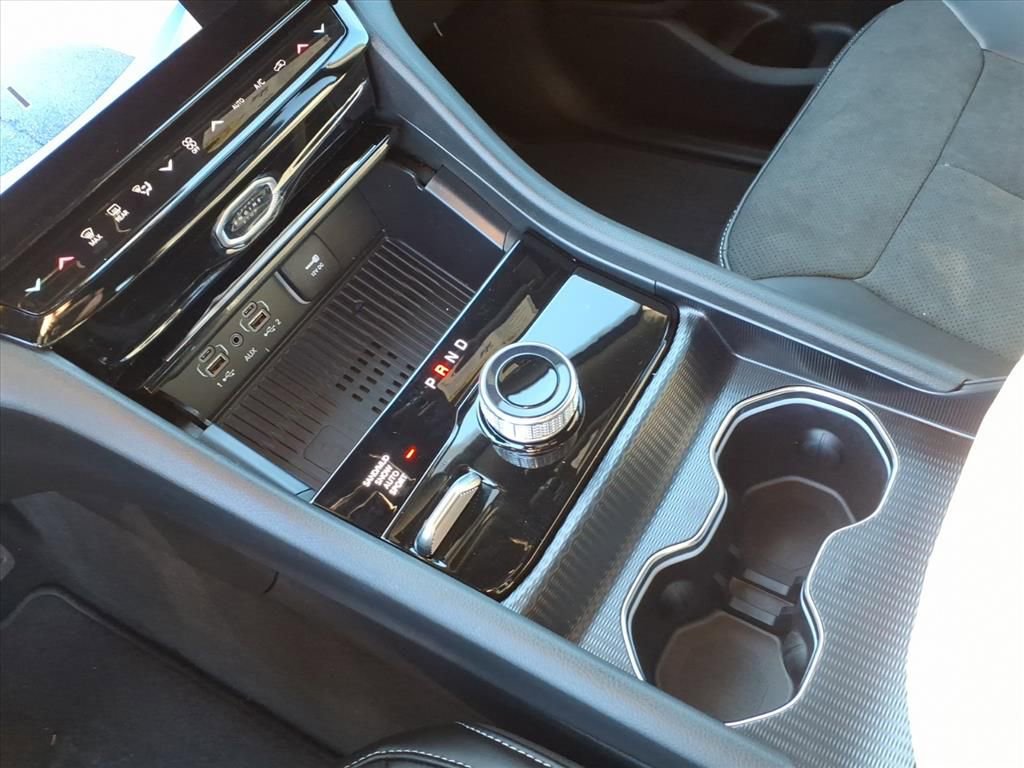 New 2026 Jeep Grand Cherokee Altitude image 28