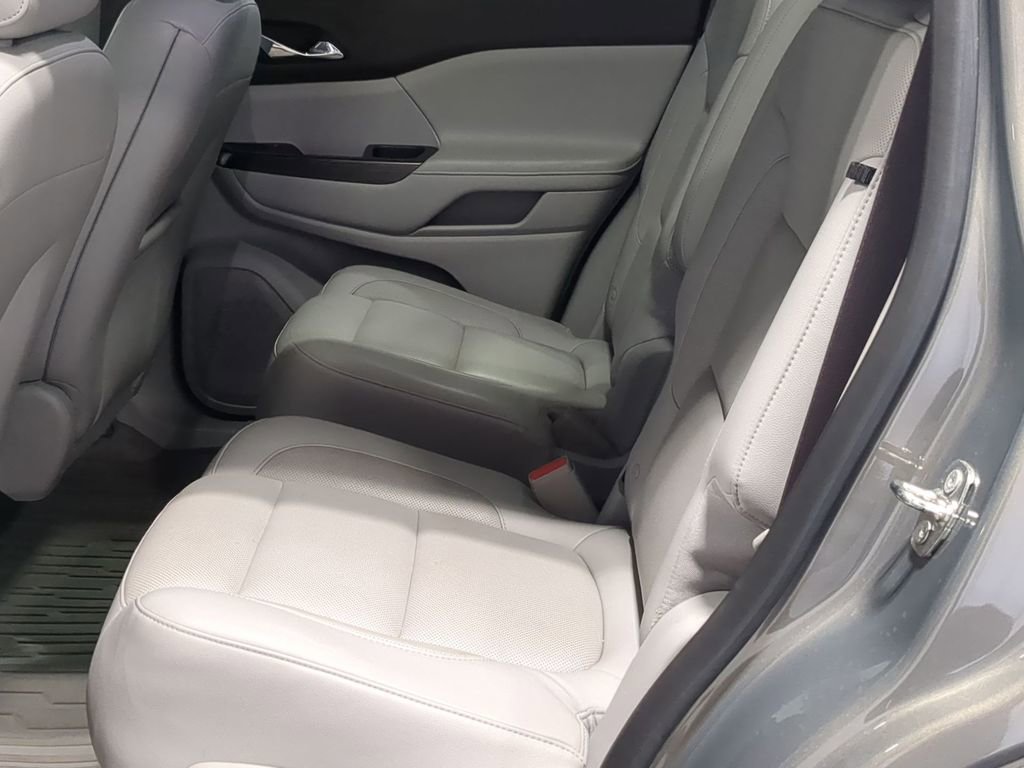 Used 2019 GMC Acadia SLT image 24