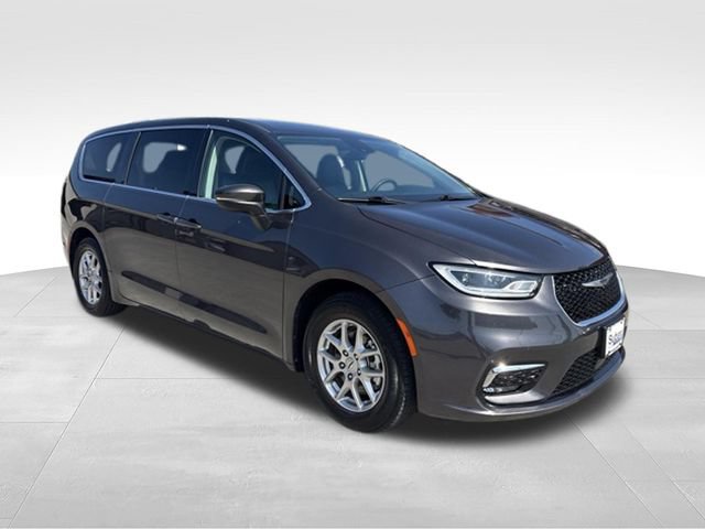 Used 2023 Chrysler Pacifica Touring-L FWD image 25