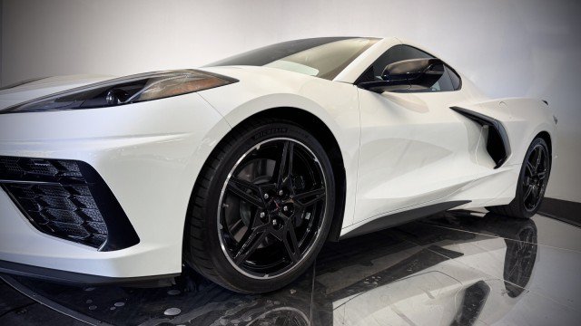 Used 2024 Chevrolet Corvette Stingray Premium Cpe w/ Z51 Performance Package RWD image 22