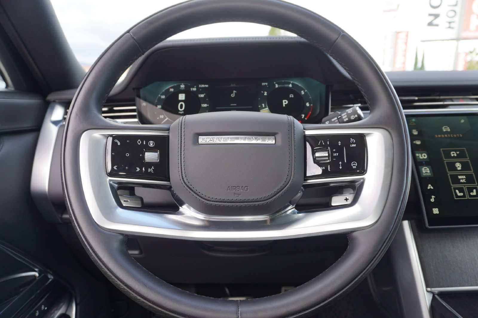 Used 2025 Land Rover Range Rover SE AWD/4WD image 23