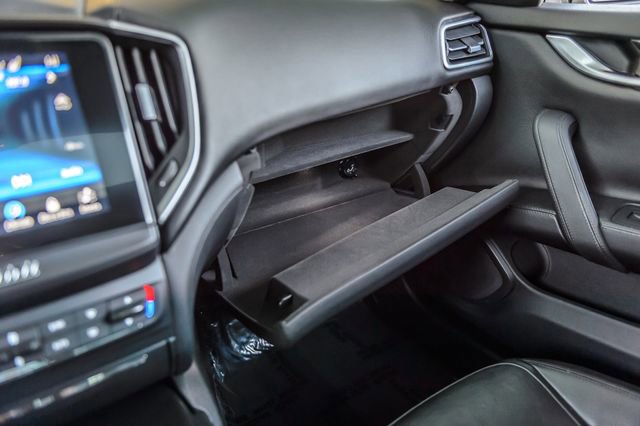 Used 2018 Maserati Ghibli GranSport image 36