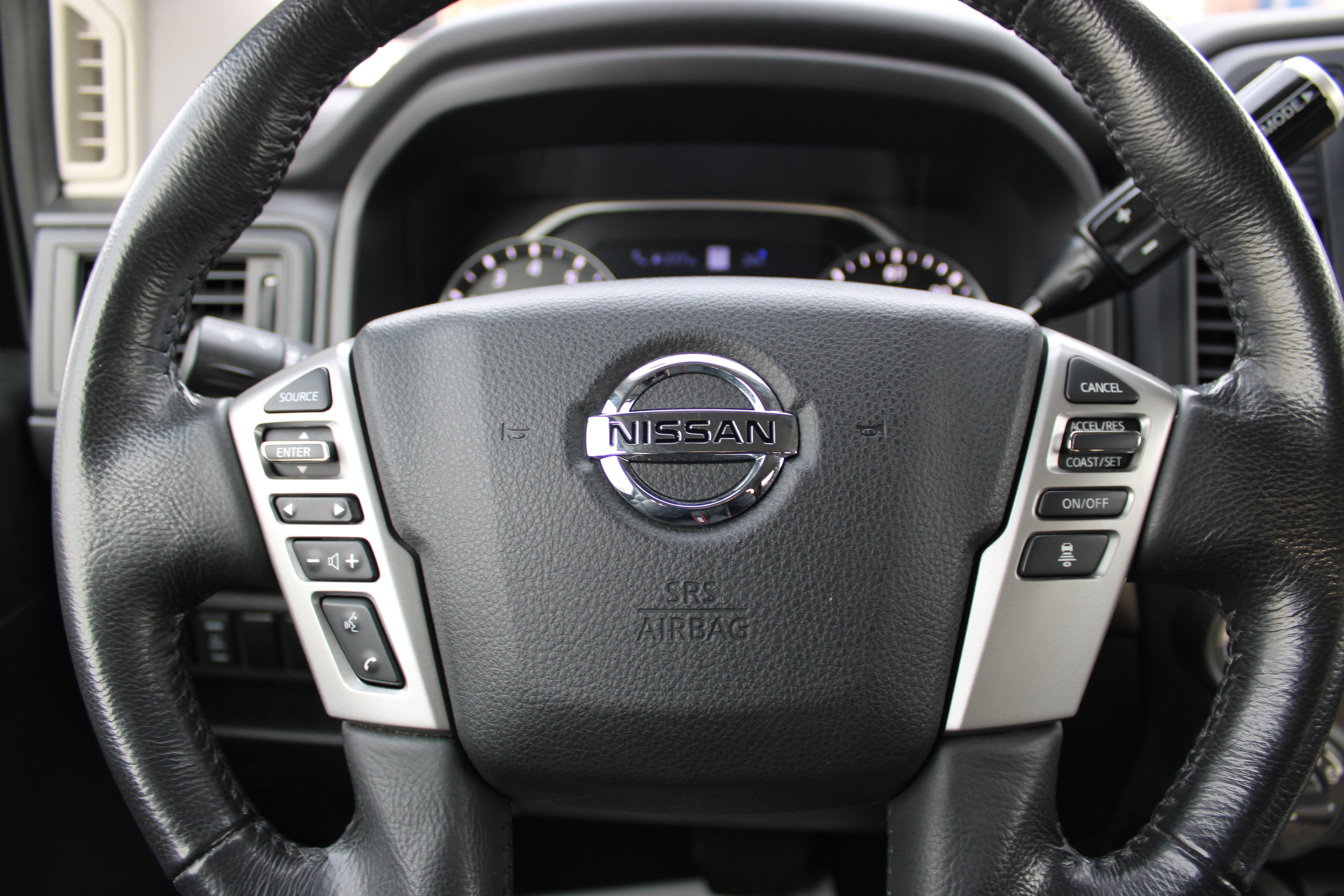 Certified 2022 Nissan Titan SV w/ SV Convenience Package image 28