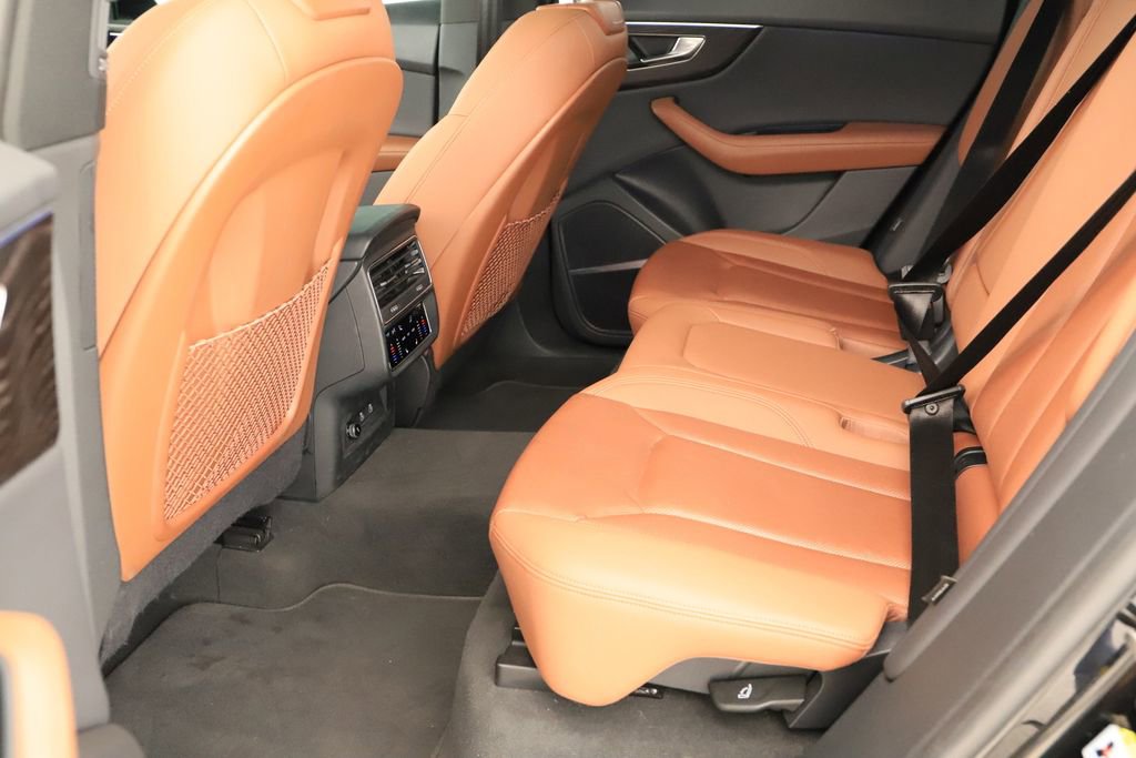 Used 2023 Audi Q8 Prestige w/ Prestige Package image 32
