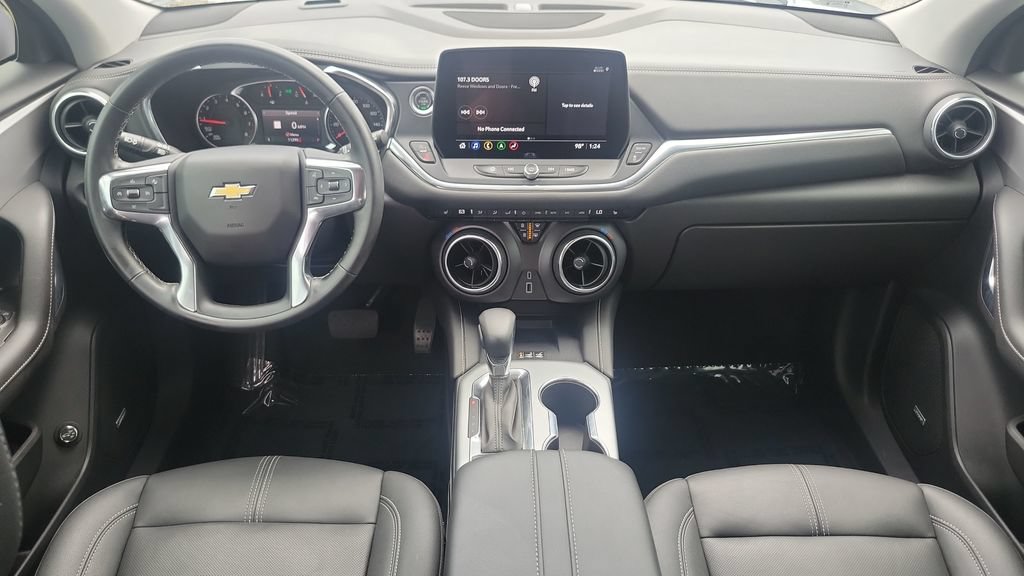 Used 2025 Chevrolet Blazer LT w/ Sound & Technology Package FWD image 11