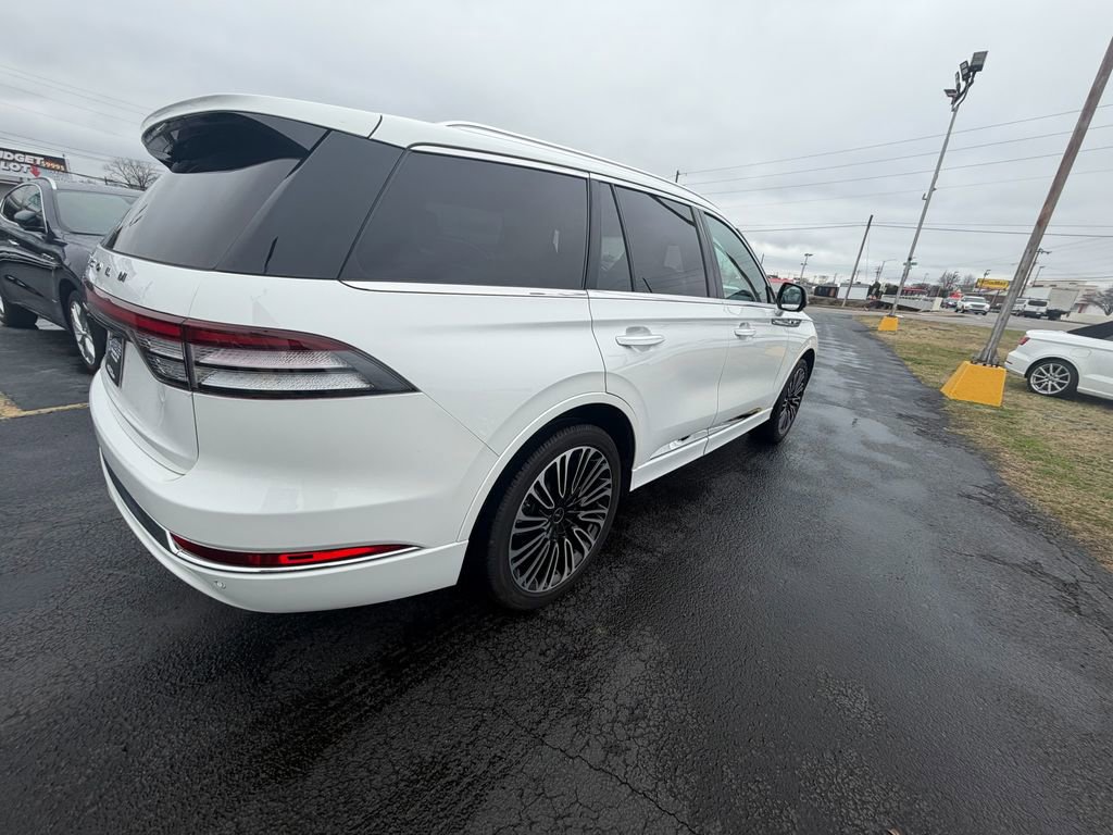 Used 2025 Lincoln Aviator Black Label image 3