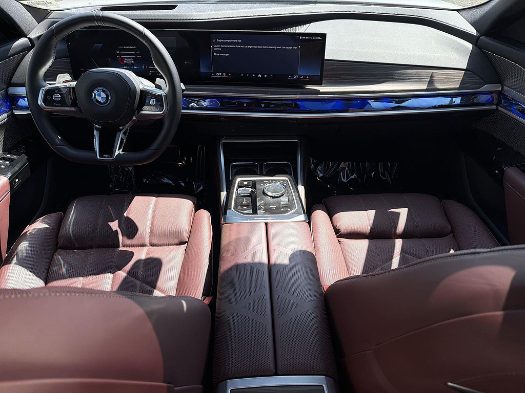 Used 2025 BMW 750e xDrive AWD/4WD image 20