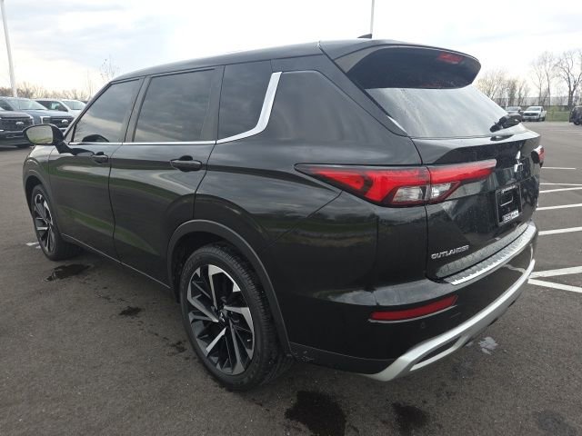 Used 2022 Mitsubishi Outlander SE AWD/4WD image 16
