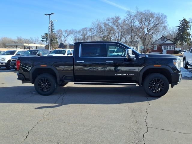 Used 2022 GMC Sierra 3500 Denali w/ Denali Black Diamond Edition image 2