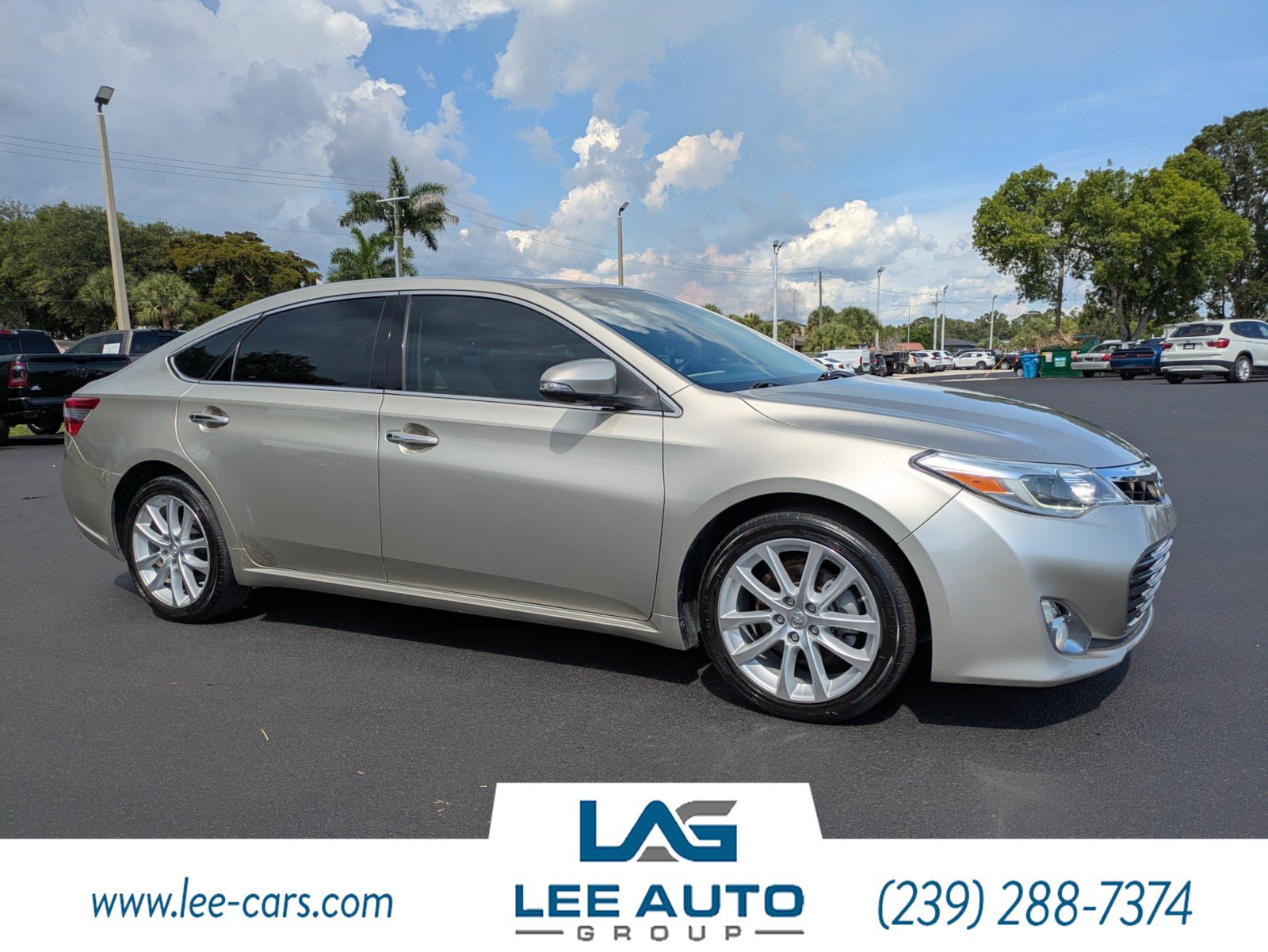 Used 2014 Toyota Avalon Limited FWD image 1