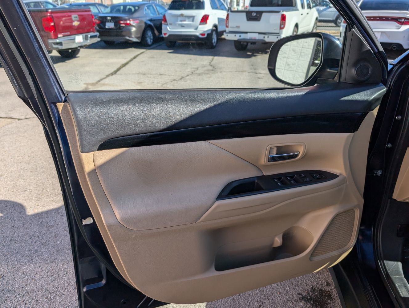 Used 2019 Mitsubishi Outlander ES image 11