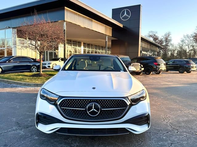 Used 2025 Mercedes-Benz E 350 4MATIC Sedan image 2