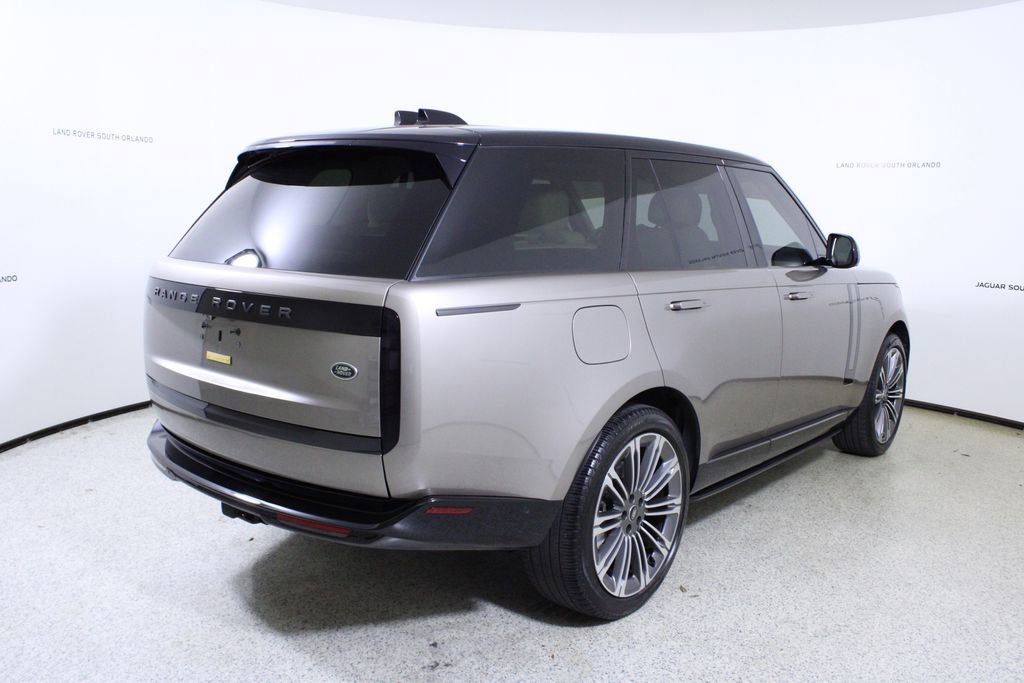 Used 2023 Land Rover Range Rover SE image 7