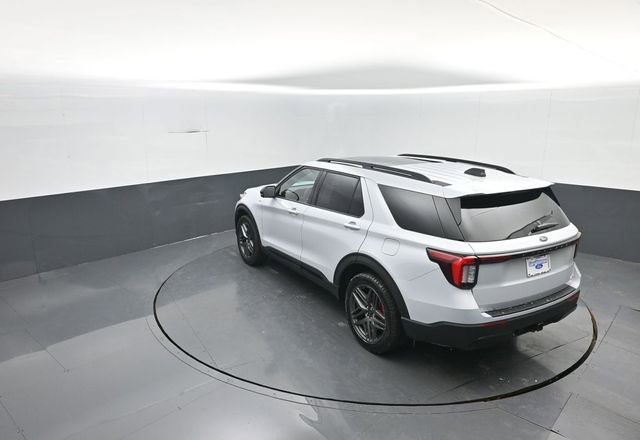 New 2026 Ford Explorer ST-Line w/ ST-Line Street Pack image 24