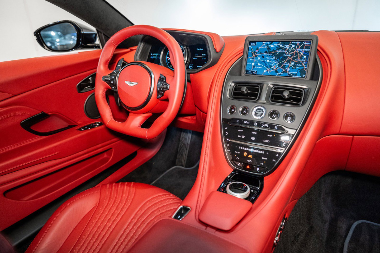 Used 2023 Aston Martin DB11 V8 image 18