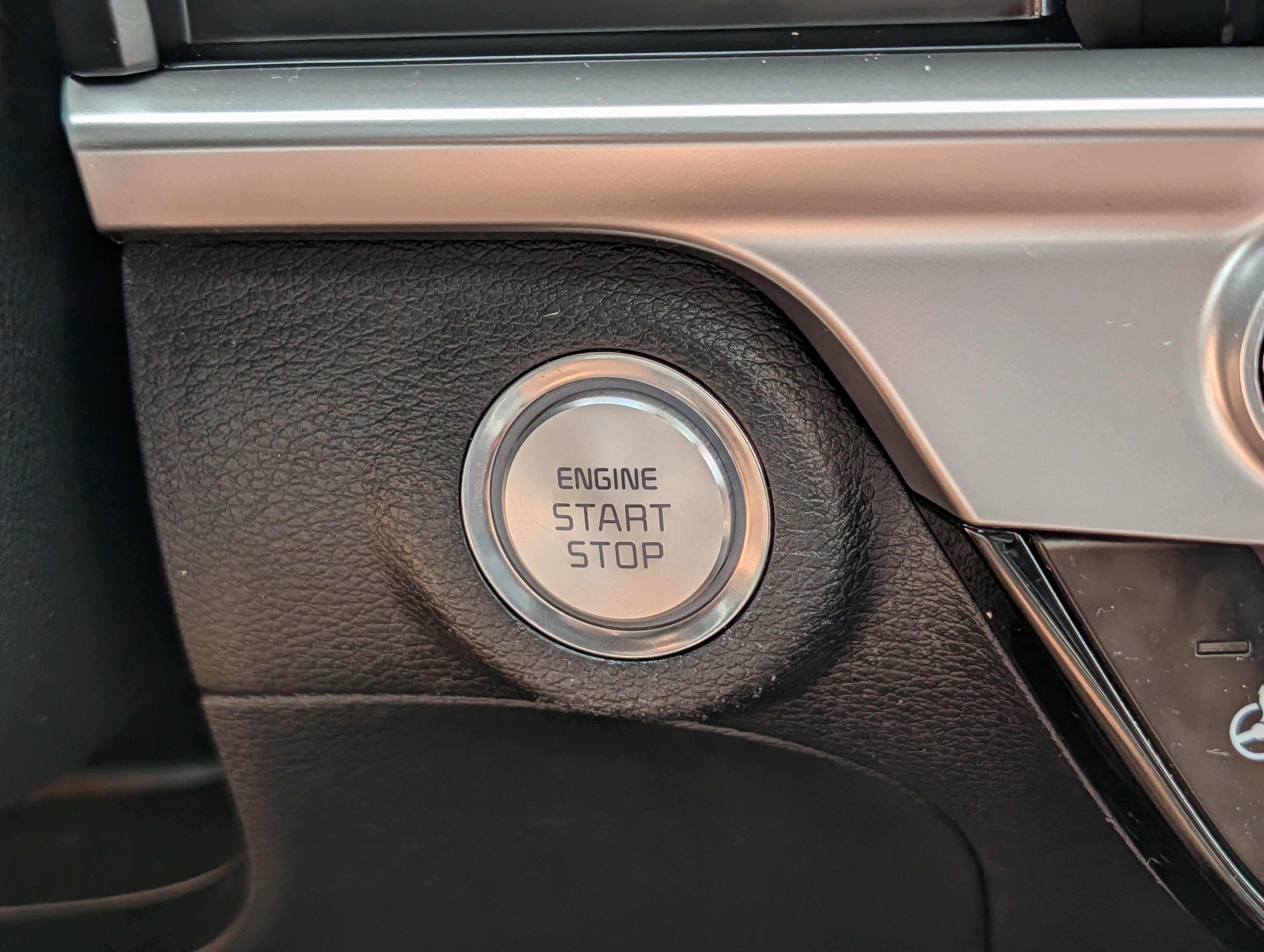 Certified 2024 Kia Telluride EX w/ EX Captain's Chair Package AWD/4WD image 29