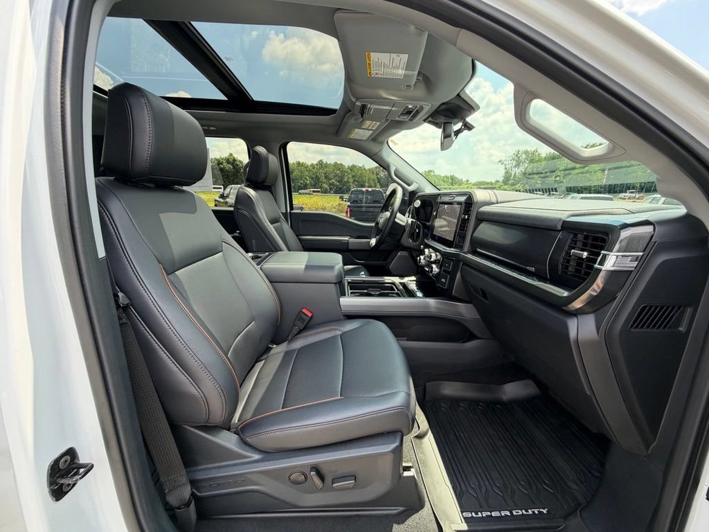 Used 2026 Ford F250 Lariat w/ Black Appearance Package AWD/4WD image 24