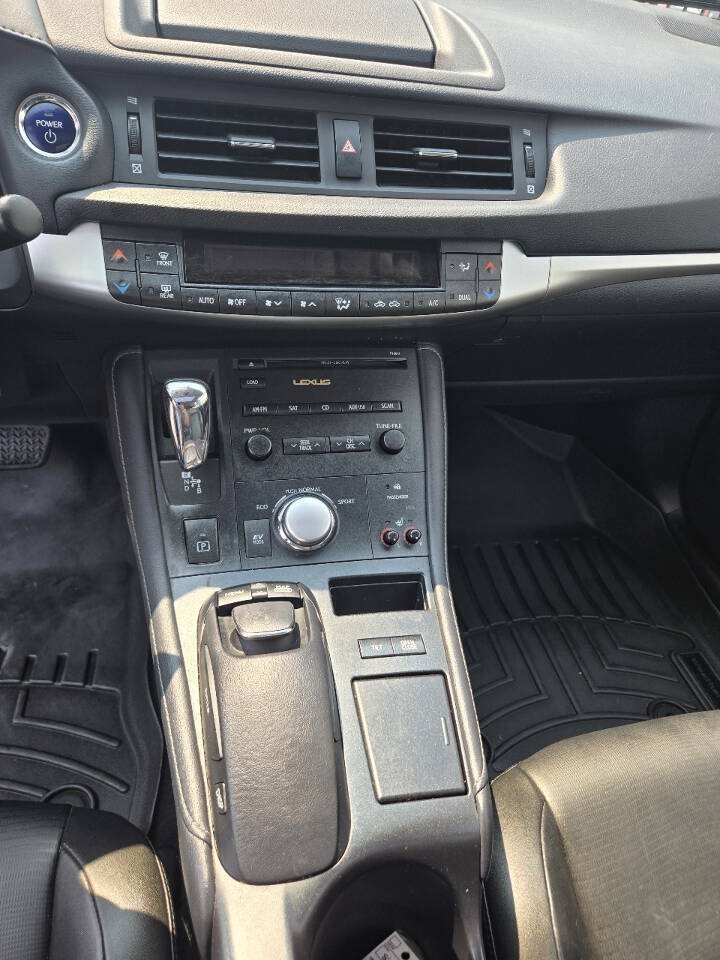 Used 2011 Lexus CT 200h Premium w/ Premium Audio Pkg FWD image 9