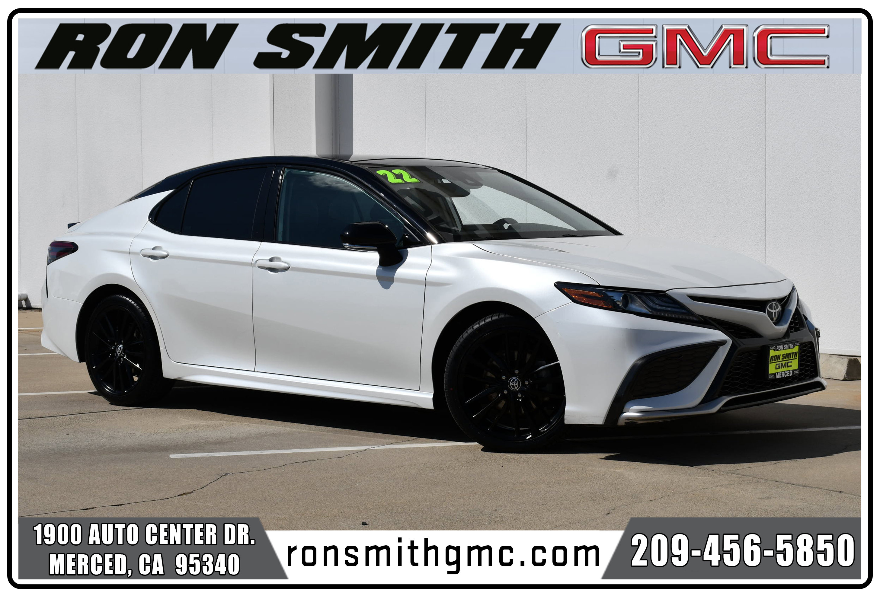 Used 2022 Toyota Camry XSE FWD image 1