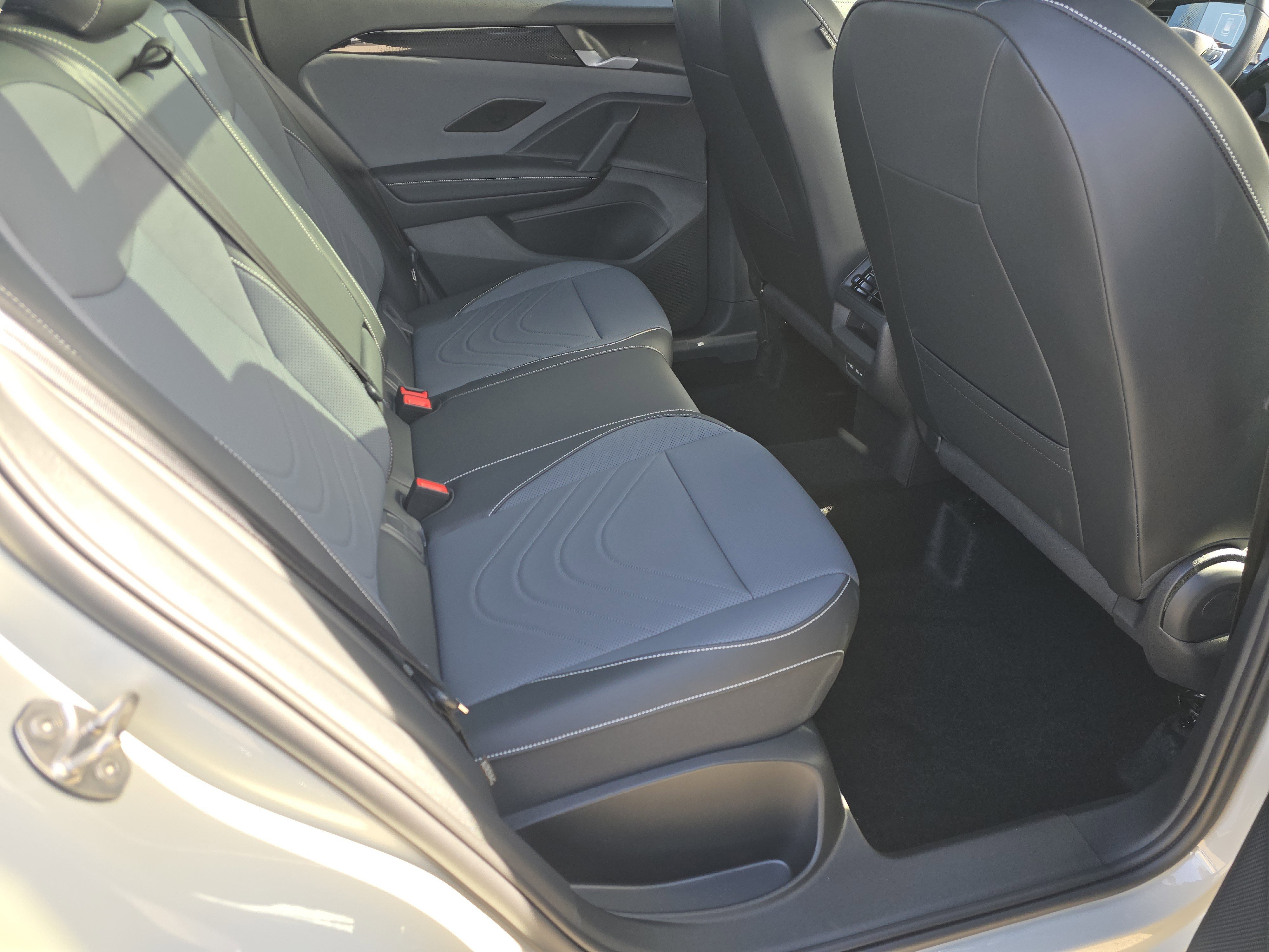 New 2026 Volkswagen Tiguan SE R-Line image 19