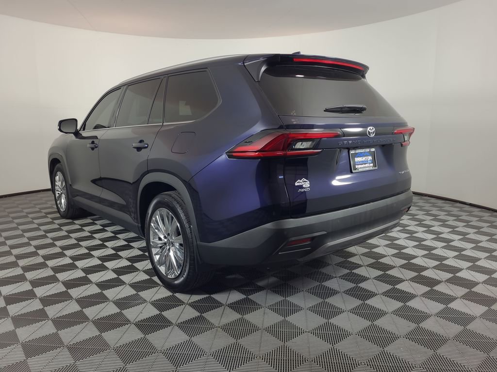 Used 2025 Toyota Grand Highlander AWD image 5