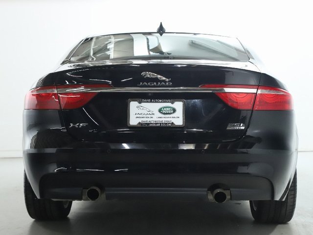 Used 2018 Jaguar XF Premium image 7