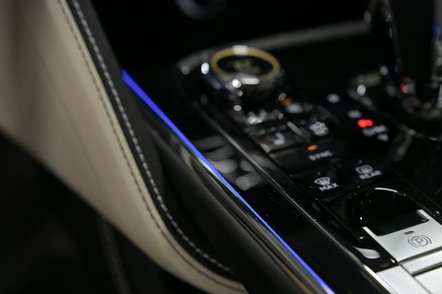 Used 2024 Bentley Flying Spur V8 image 69