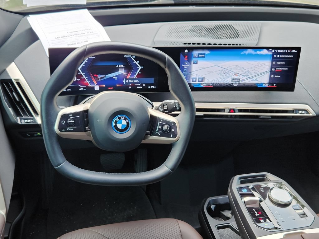 Used 2023 BMW iX xDrive50 w/ Sport Package AWD/4WD image 9