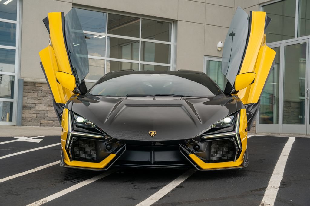 Used 2024 Lamborghini Revuelto AWD/4WD image 4