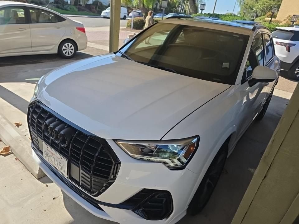 Used 2023 Audi Q3 2.0T Premium w/ Black Optic Sport Package AWD/4WD image 6