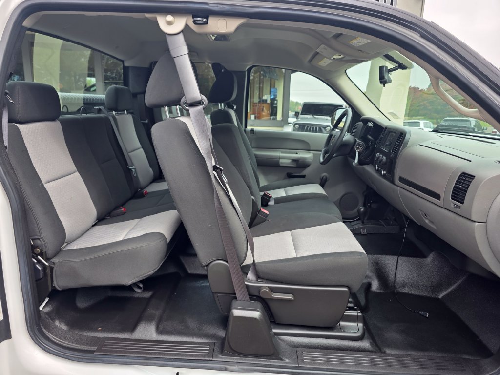 Used 2009 Chevrolet Silverado 1500 W/T AWD/4WD image 19