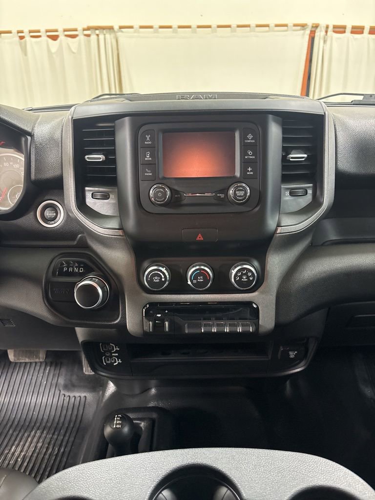 Used 2024 RAM 2500 Tradesman w/ Chrome Appearance Group AWD/4WD image 13