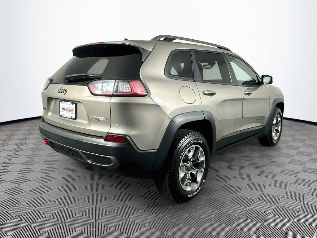 Used 2019 Jeep Cherokee Trailhawk w/ Cold Weather Group AWD/4WD image 10