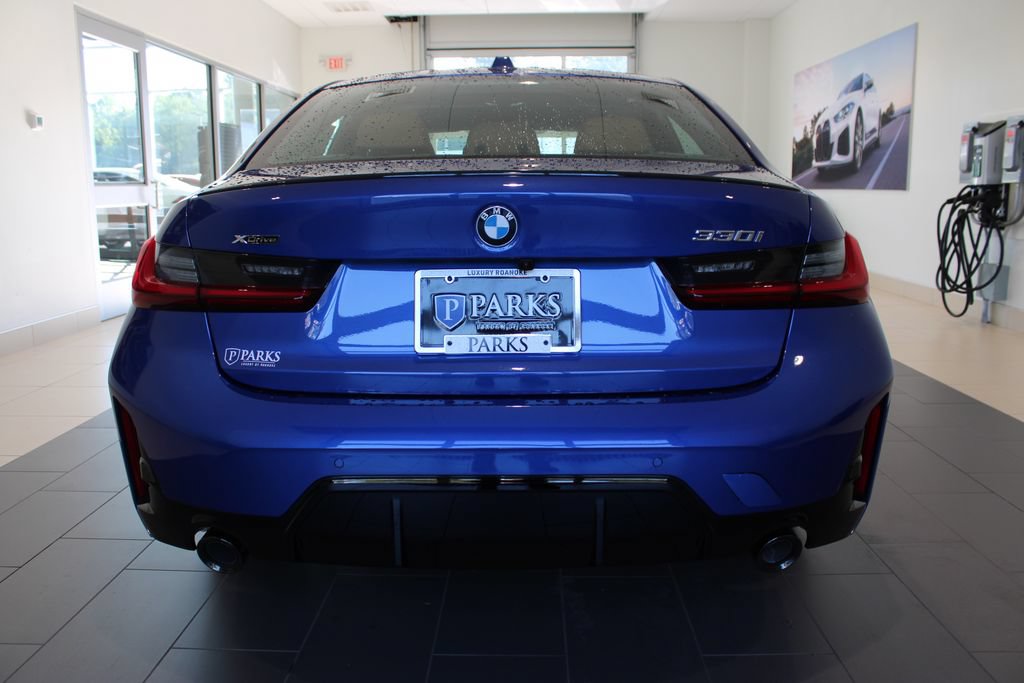 New 2026 BMW 330i xDrive Sedan w/ M Sport Package AWD/4WD image 25