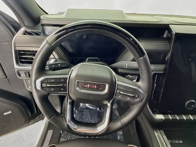 Used 2025 GMC Yukon Elevation AWD/4WD image 12