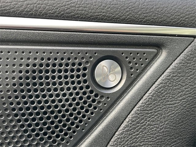 Used 2020 Ford Edge Titanium image 19