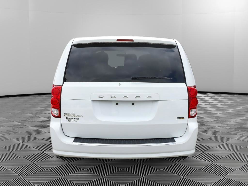 Used 2017 Dodge Grand Caravan SE FWD image 5