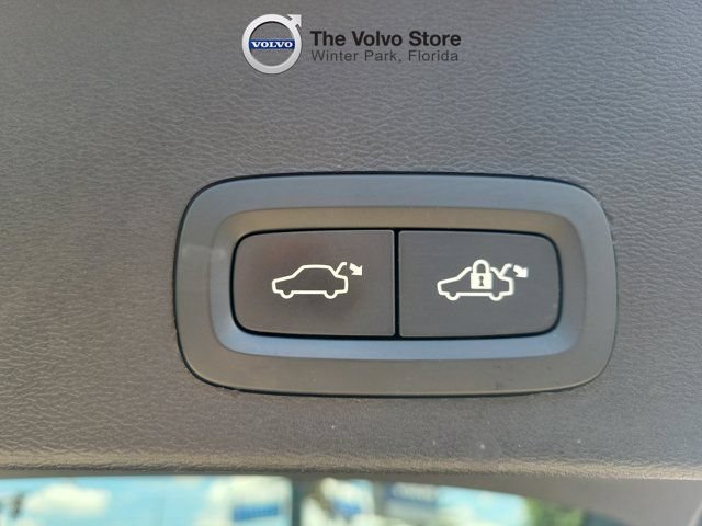 Used 2021 Volvo XC40 T5 R-Design w/ Advanced Package AWD/4WD image 11