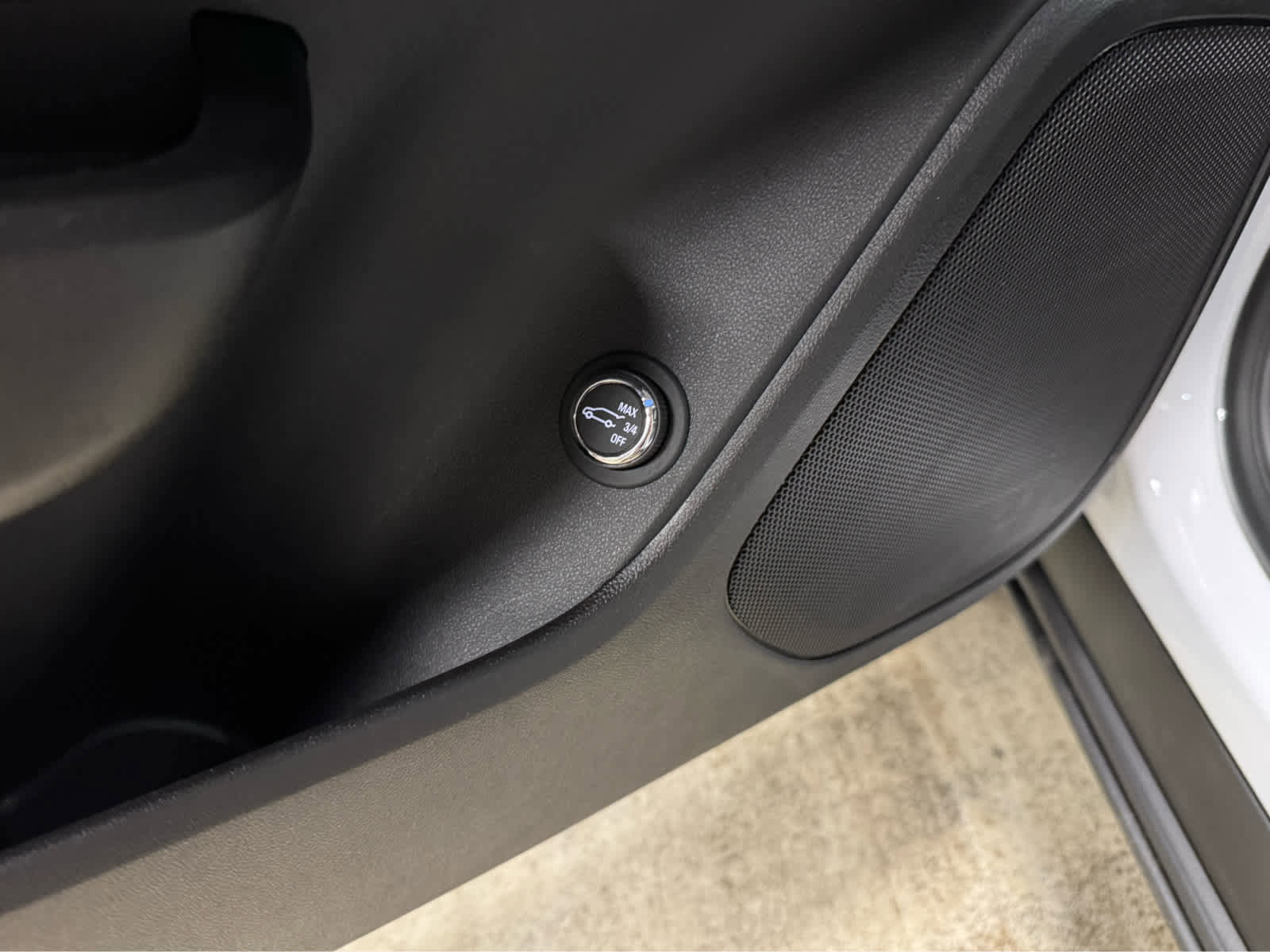 Certified 2025 Chevrolet Blazer LT w/ Convenience Package image 18