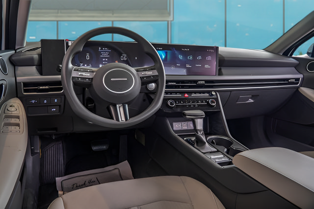 Certified 2025 Hyundai Sonata SE FWD image 11